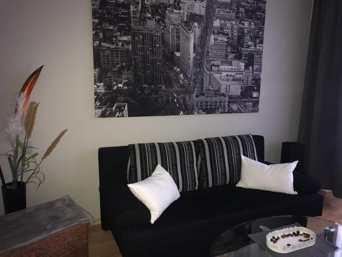 שוורין Ferienwohnung Am Schlossparkcenter מראה חיצוני תמונה