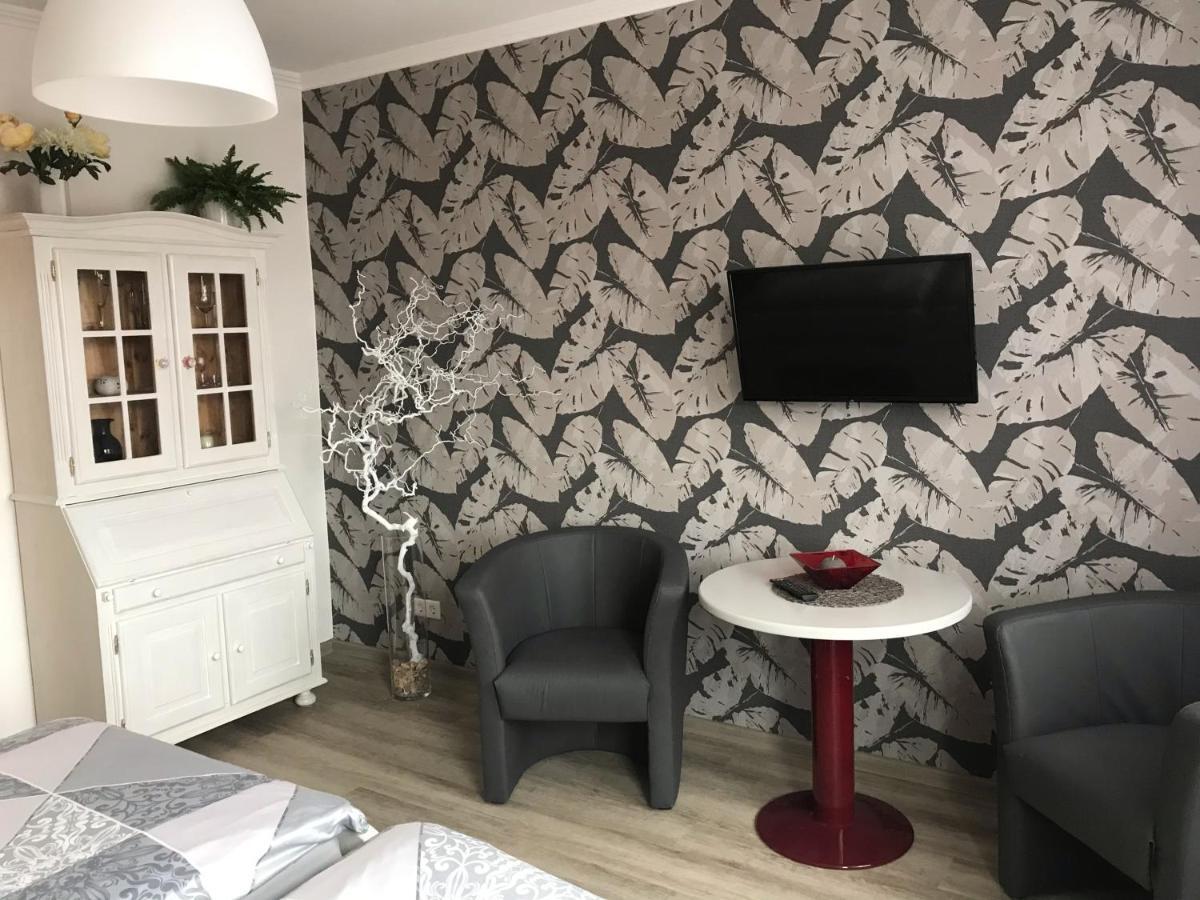 שוורין Ferienwohnung Am Schlossparkcenter מראה חיצוני תמונה