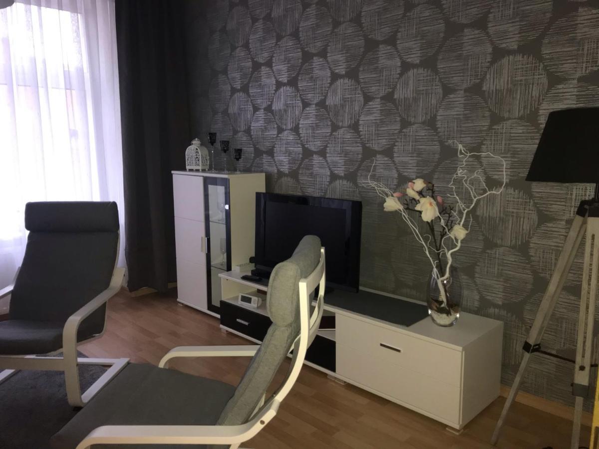 שוורין Ferienwohnung Am Schlossparkcenter מראה חיצוני תמונה