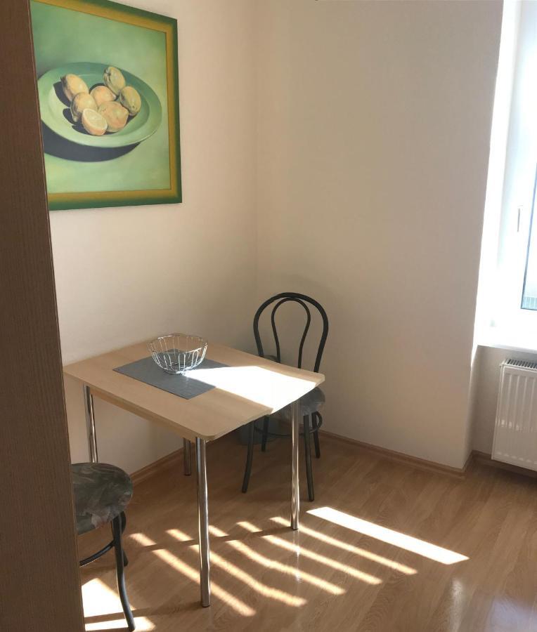 שוורין Ferienwohnung Am Schlossparkcenter מראה חיצוני תמונה